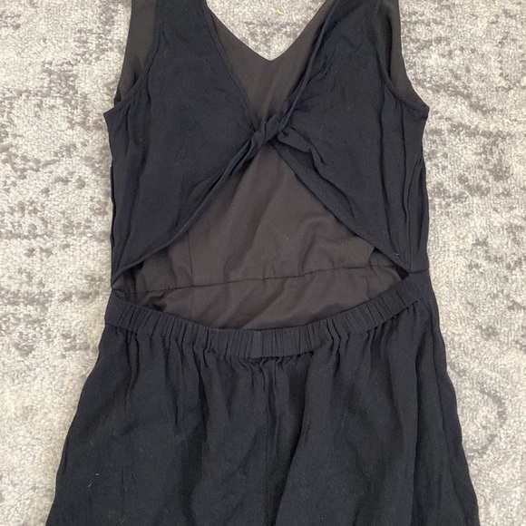 Chelsea28 Black Open Back Twist Dress, size small - Picture 6 of 7